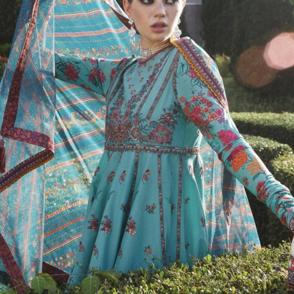 Hussain Rehar Designer Dress - Picture 5 of 9